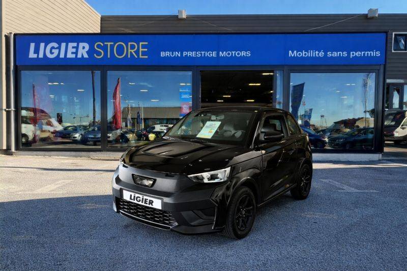 Ligier JS50 Select Noir Intense : Raffinement, équipements modernes à Puget-sur-Argens